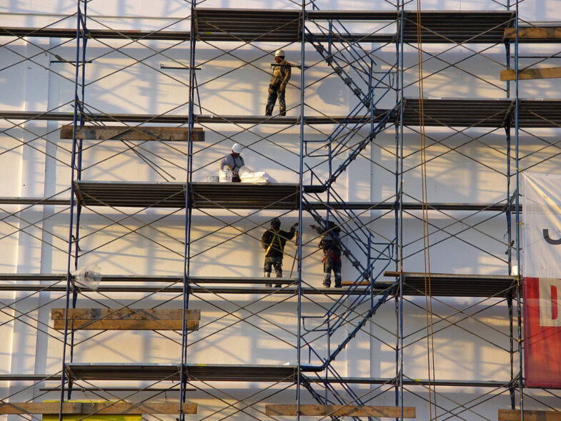 What Is the OSHA Standard for Scaffolding?